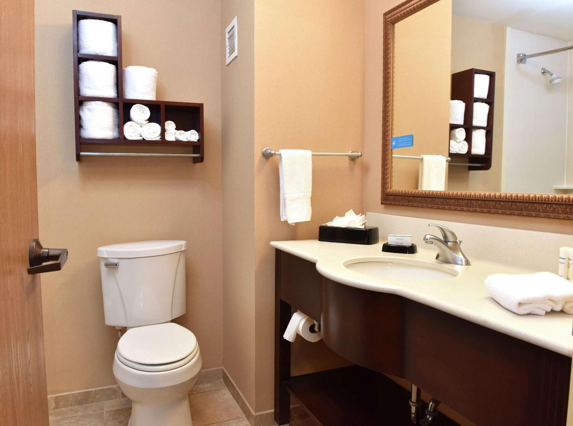 Hampton Inn Ръстън Екстериор снимка