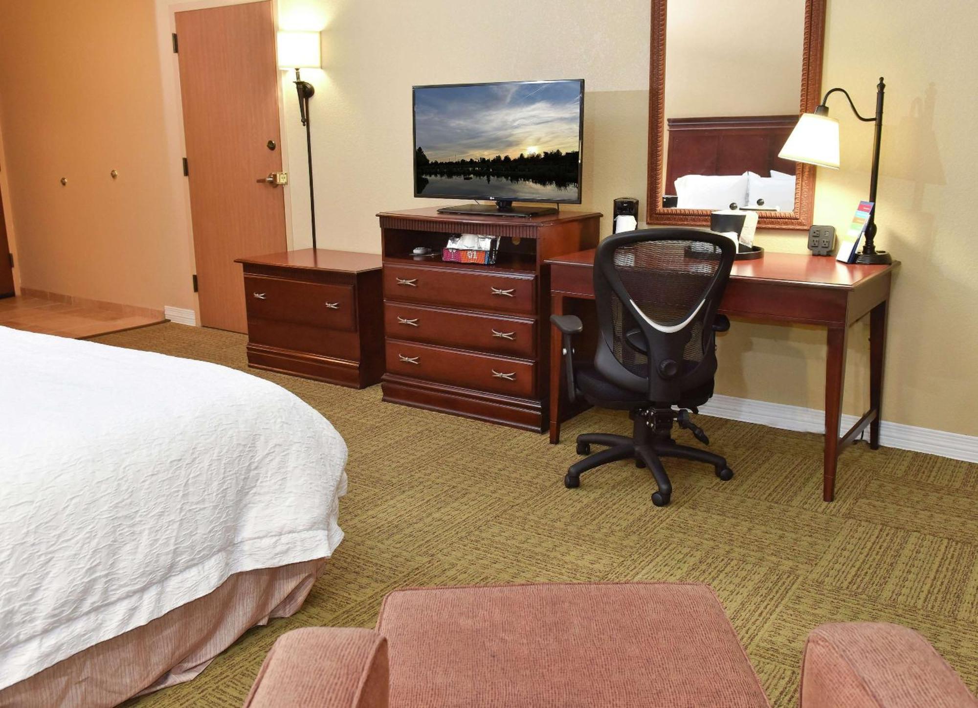 Hampton Inn Ръстън Екстериор снимка